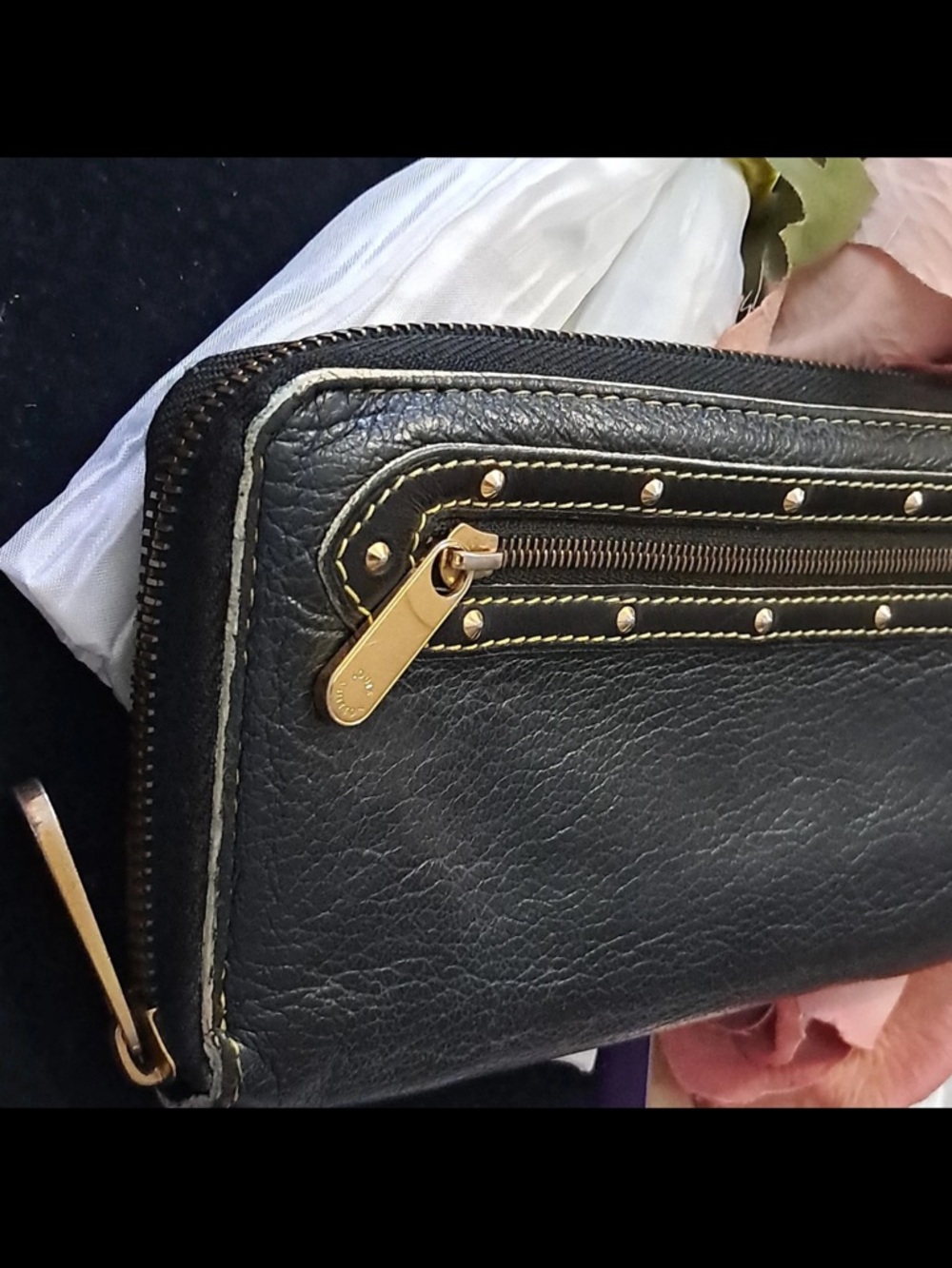 Authentic Louis Vuitton Suhali leather zippy wallet  -Black,gold-Tone studs - Picture 8 of 11